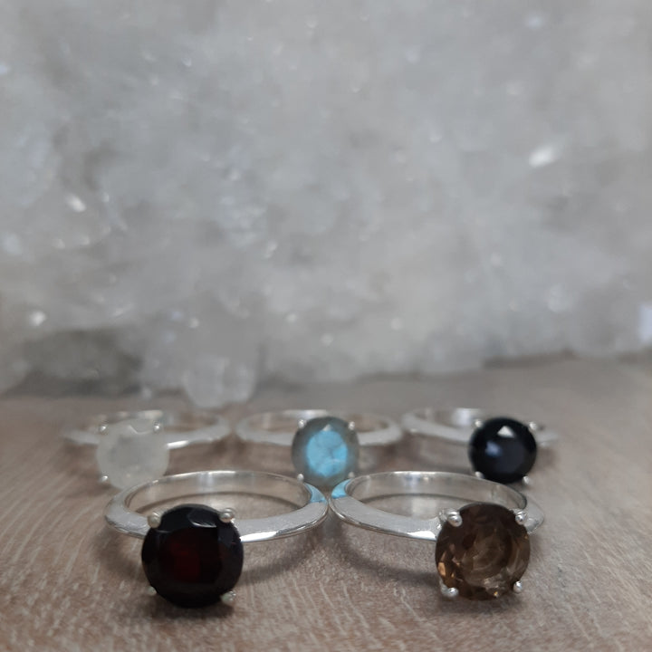 Crystal Round Four-Claw Ring